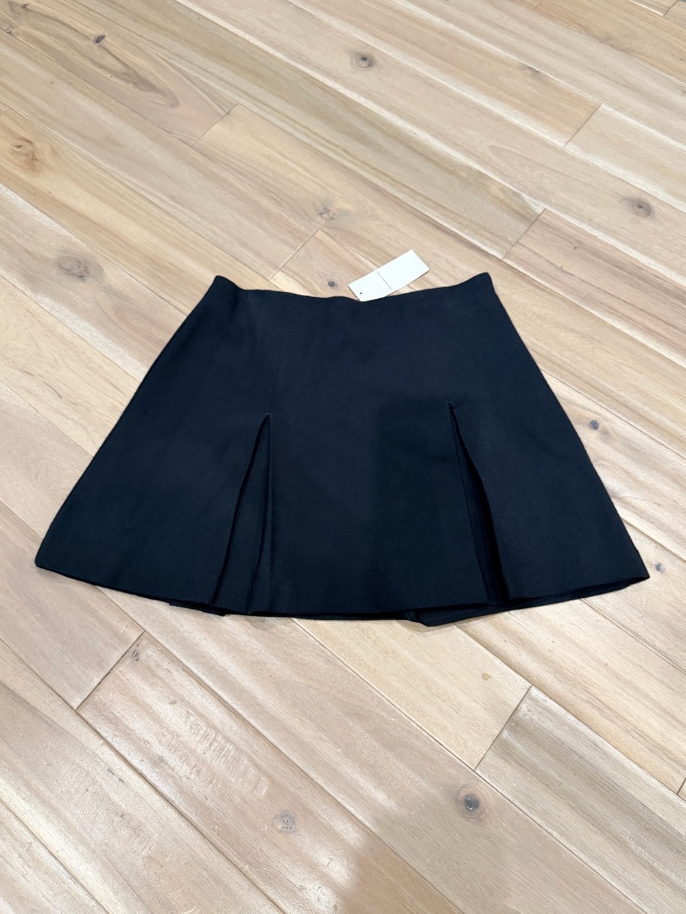 Abercrombie & Fitch Black Pleated Mini Skirt
